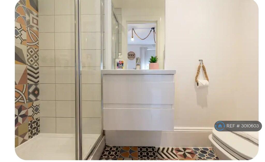 Apartment in Hove, Brunswick - View 5