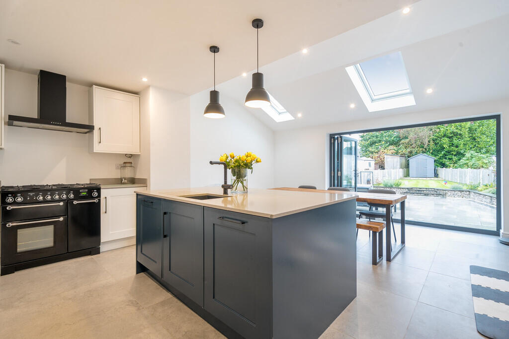 3 Castle Circle, Kendal, Cumbria, LA9 7BB photo 2