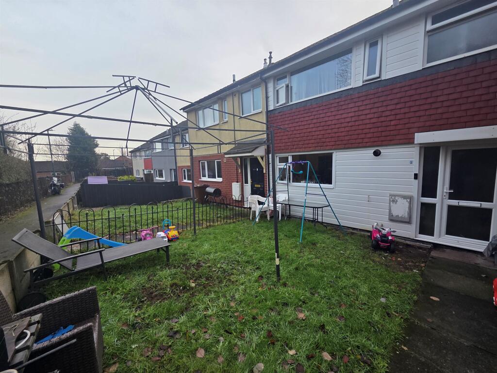 Main image of property: Woolsington Close, Nottingham
