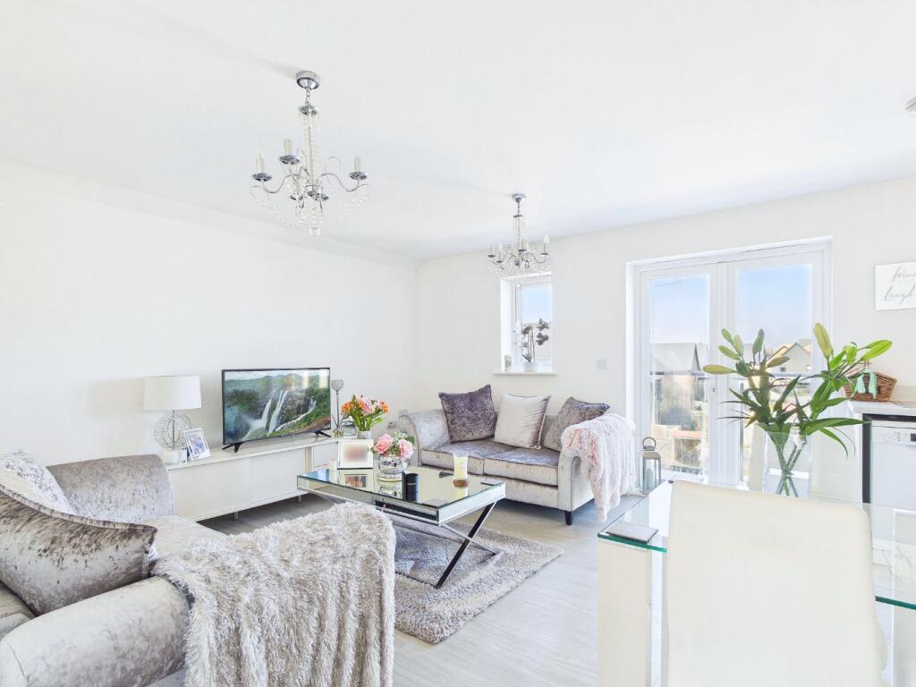 Apartment in Thurrock, Essex - More