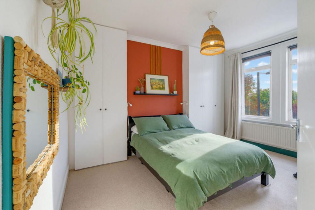 Apartment in London - More