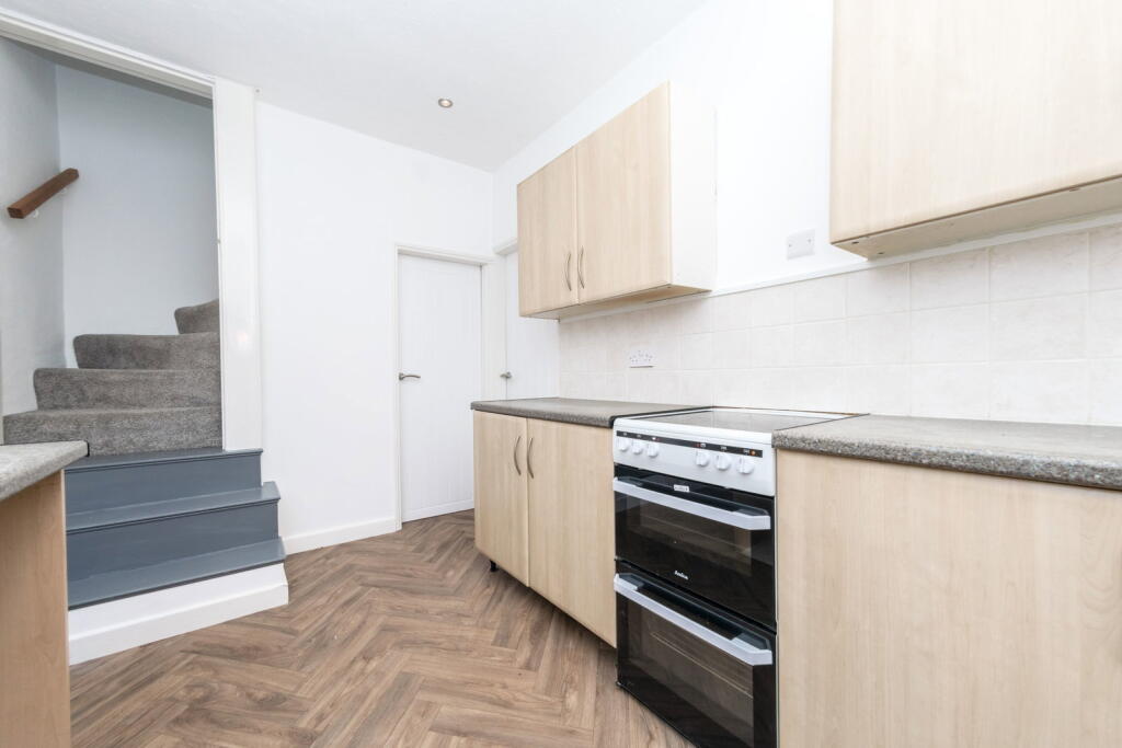 House in Huddersfield, Clayton West - View 4