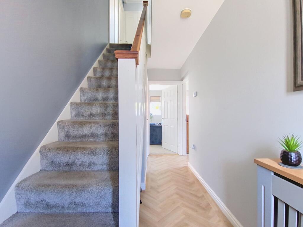 House in Kirklees, Cleckheaton - View 5