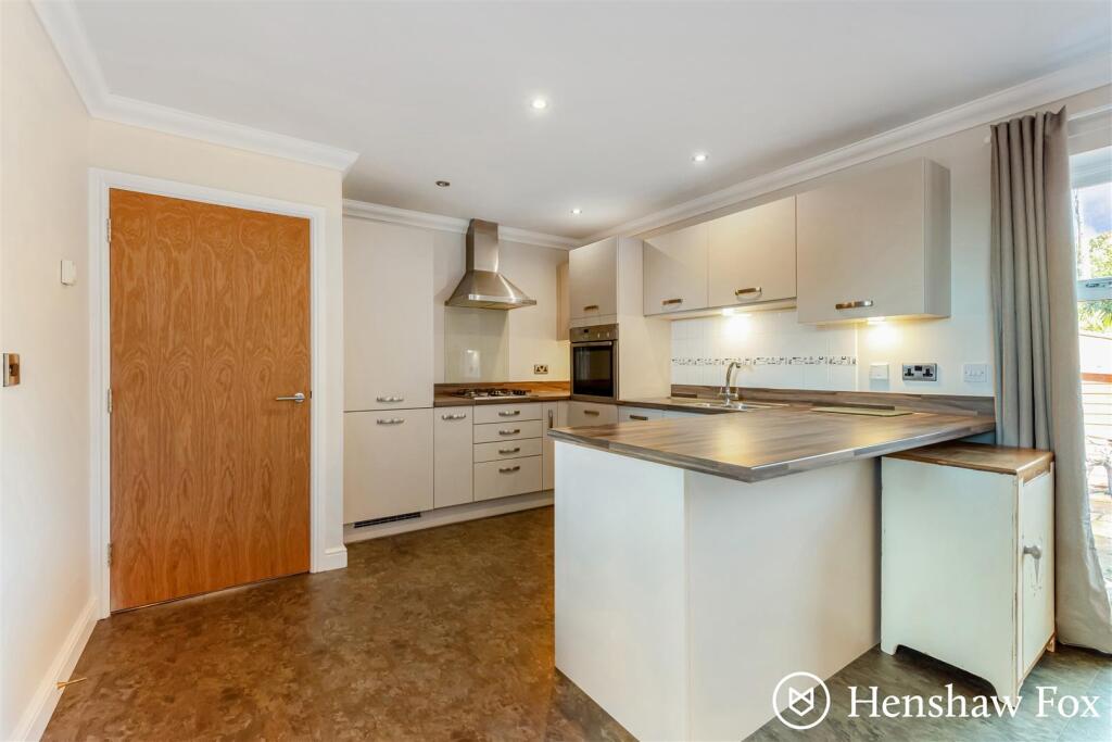 Apartment in Southampton - More