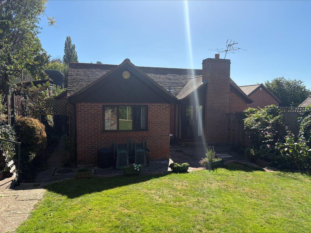 3-bed detached on Oxford Road, Garsington, £425,000
