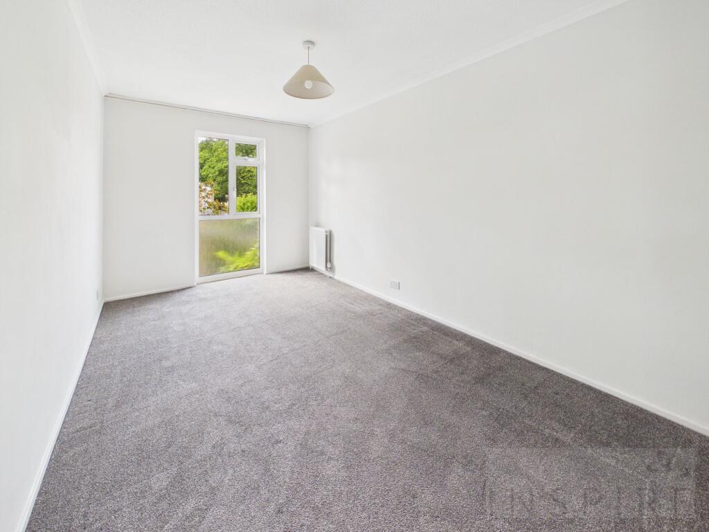 House in Crawley, Broadfield - View 4