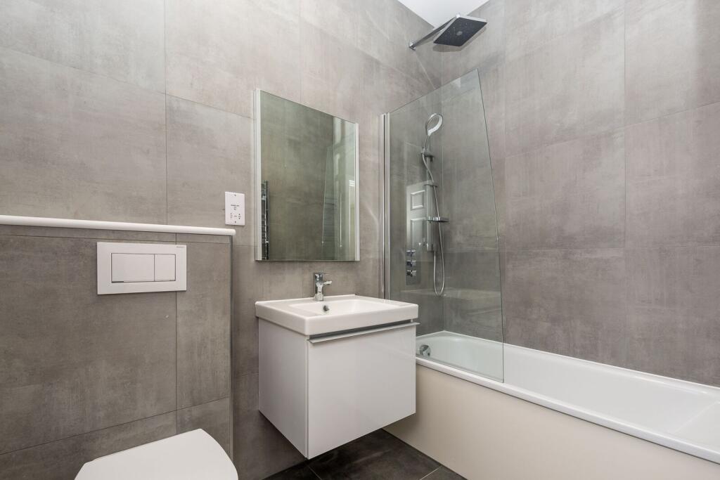 Apartment in London, West Ealing, Hanwell - More