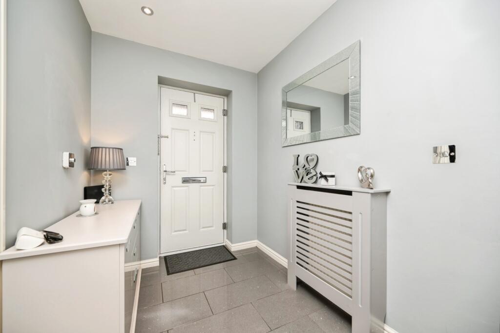 Dixon Close, Redditch, Worcestershire, B97 photo 3