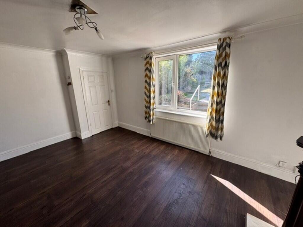 House in Rotherham, Bramley - More