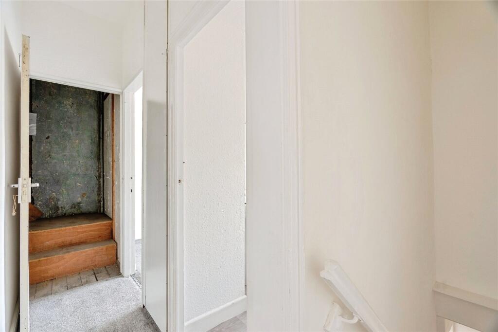 Midgley Street, Colne, Lancashire, BB8 - More