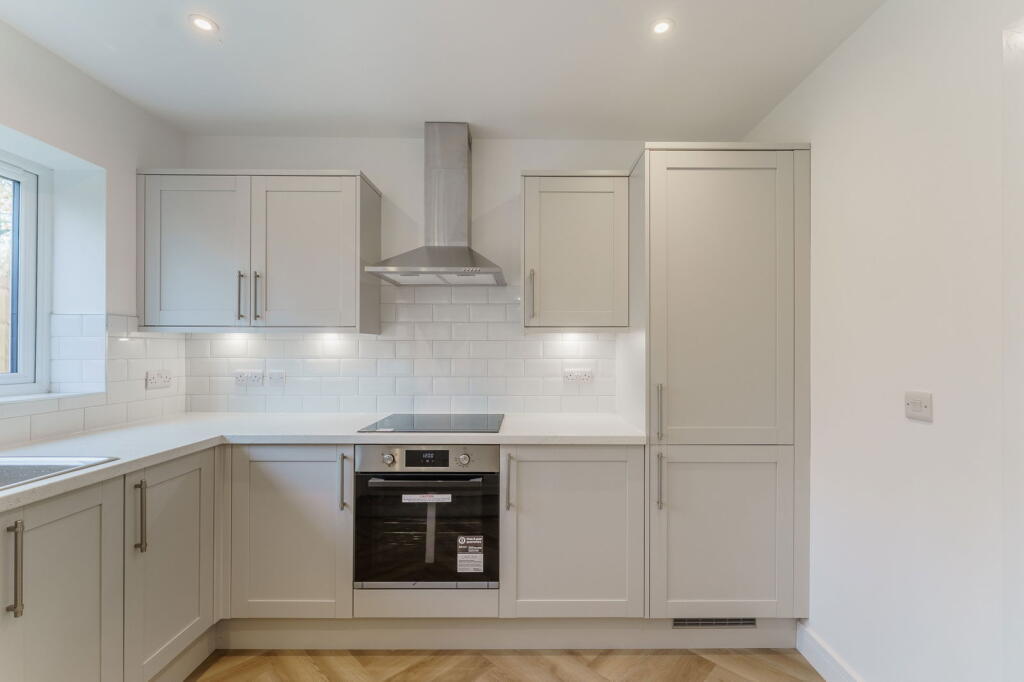 Holly Close, Whitley, DN14 0GY photo 3