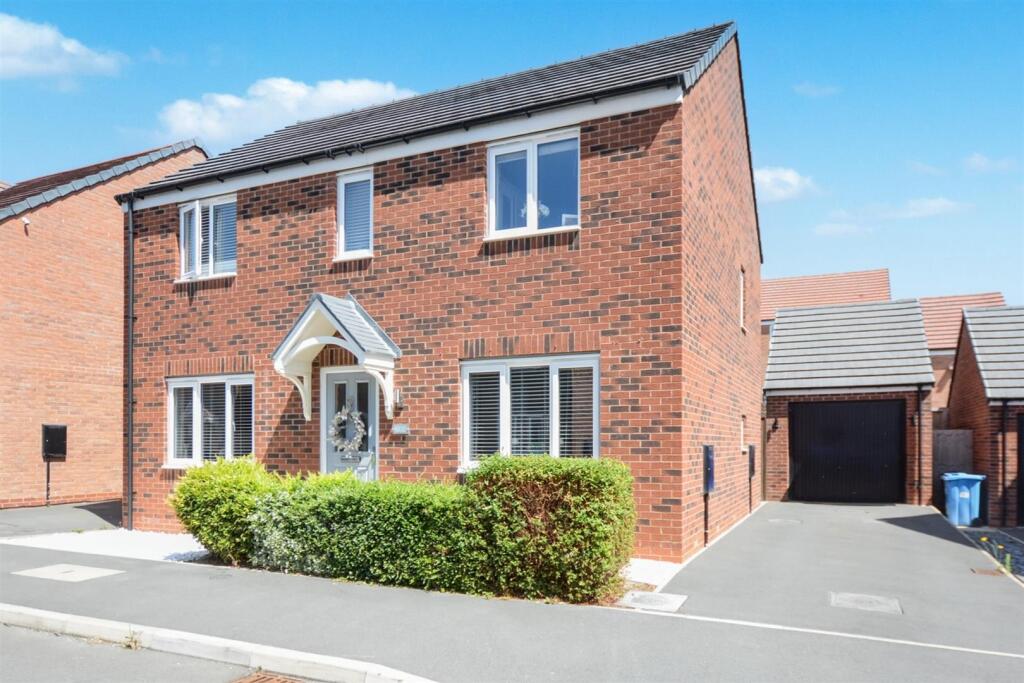 4-bed detached on Elka Road, Ilkeston, £325,000