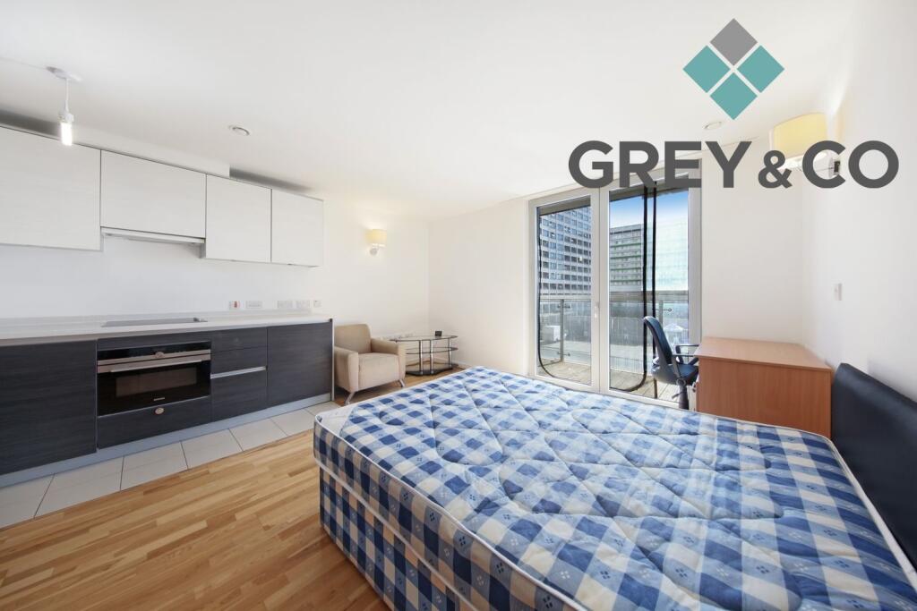 Studio flat for rent
