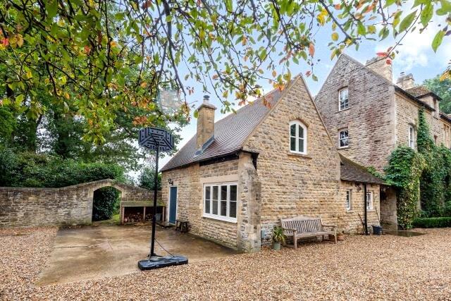 Main image of property: Little Faringdon, Lechlade, GL7