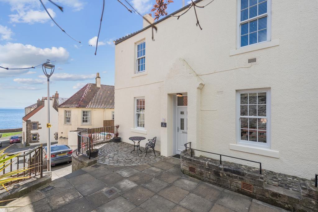 Main image of property: Narrow Wynd, KY1