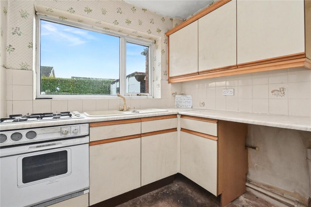 Westbourne Drive, Garforth, Leeds, West Yorkshire photo 3