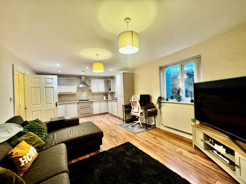 Woodland Court, Hednesford, Cannock, Staffordshire, WS12 photo 3