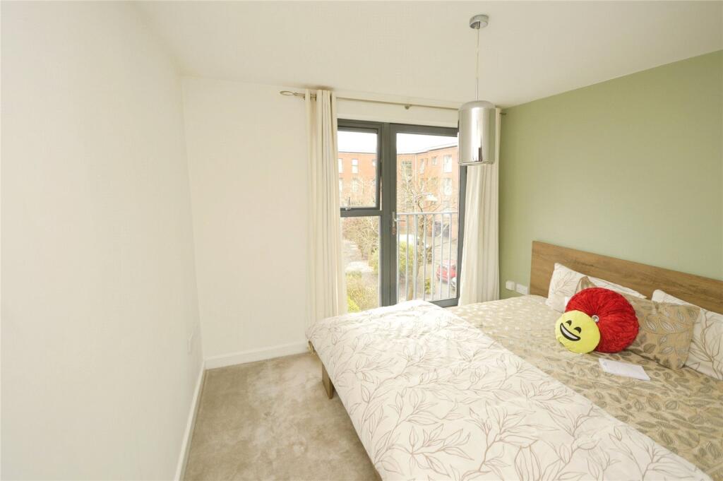 Apartment in Wolverhampton, West Midlands - View 3