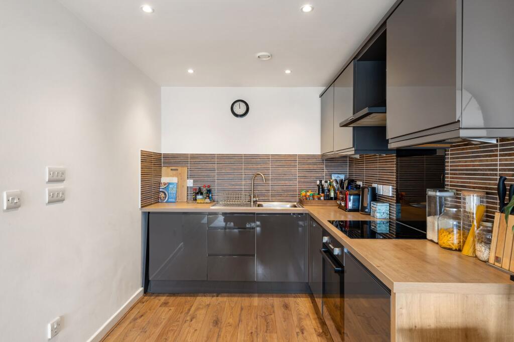 Apartment in Bristol - View 5