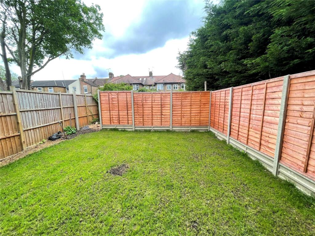 Kitchener Road, Walthamstow, E17 - View 2