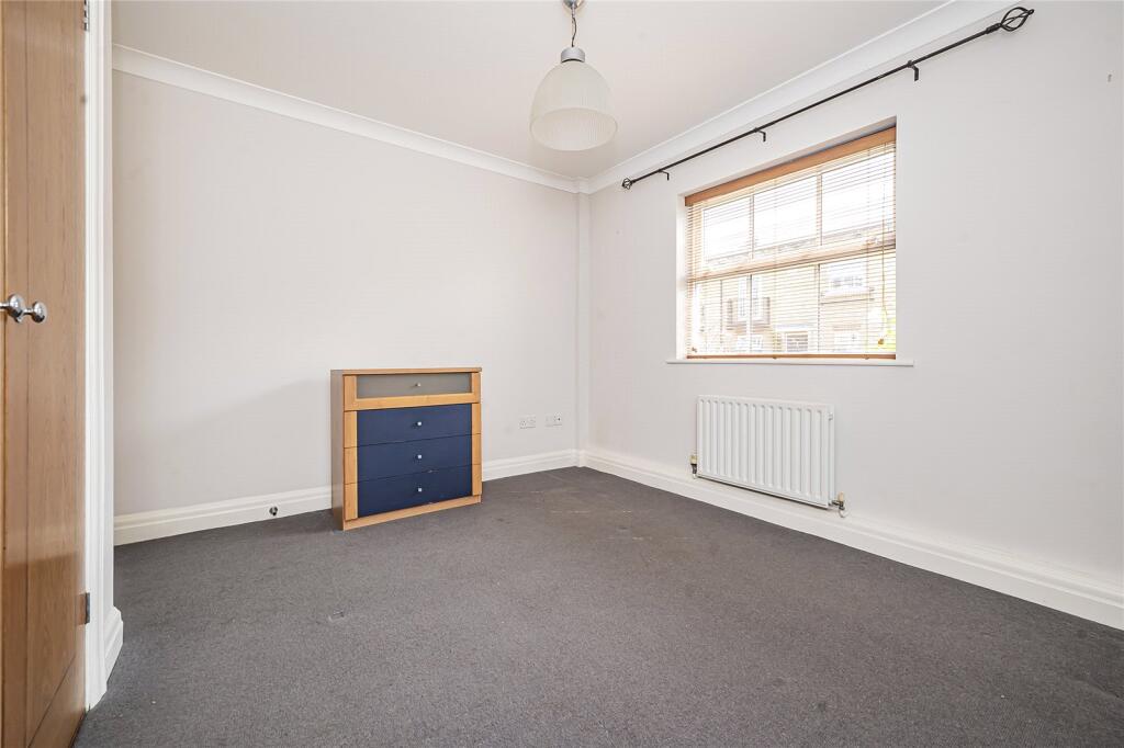 Apartment in Twickenham - More
