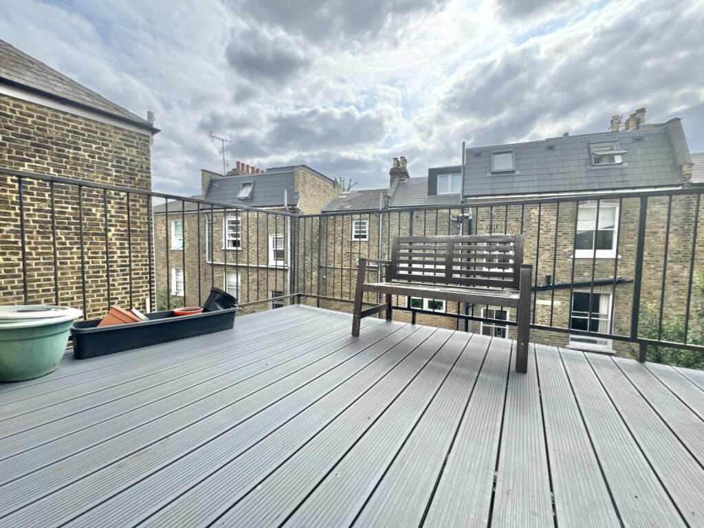 Apartment in London - View 3