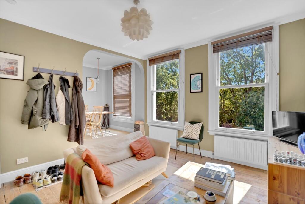 Apartment in London - More