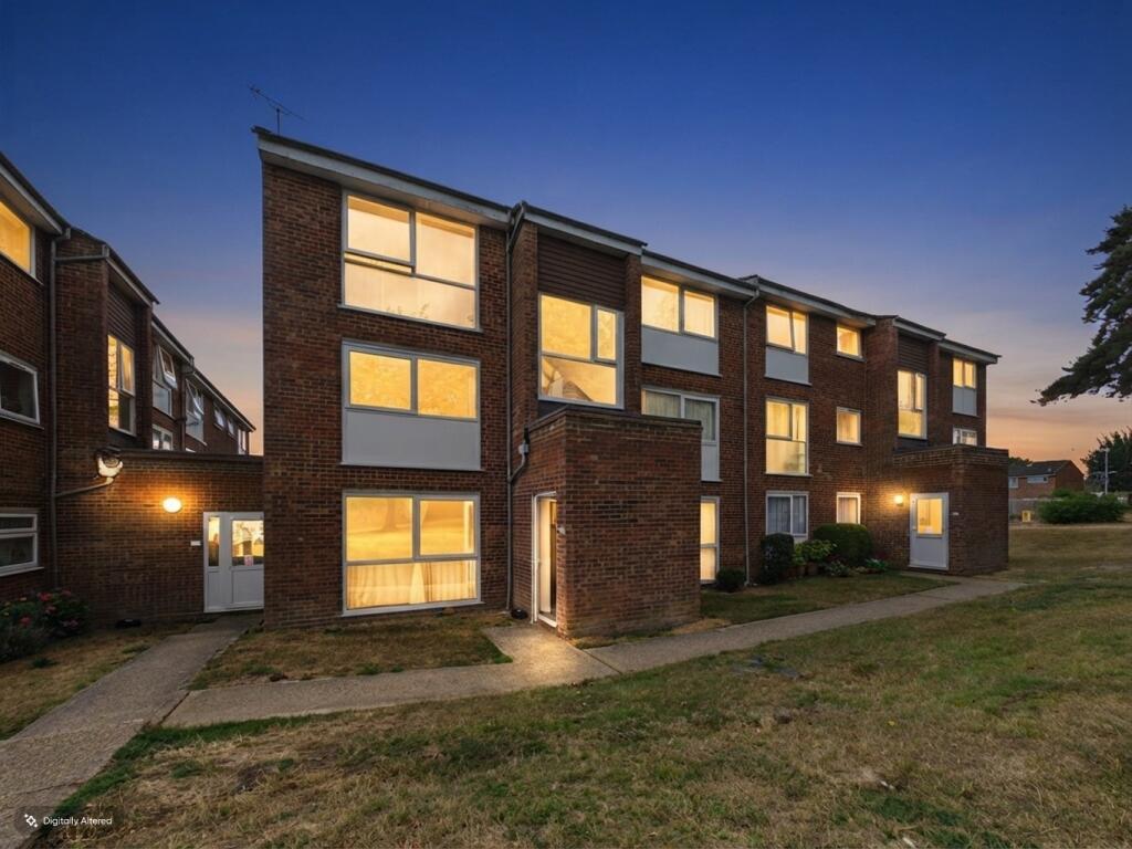 Main image of property: Roydon Court, Hemel Hempstead, Hertfordshire, HP2 7PA
