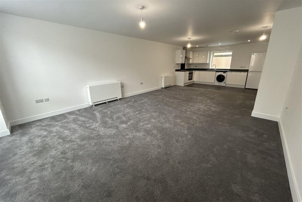 Apartment in Southampton - View 5