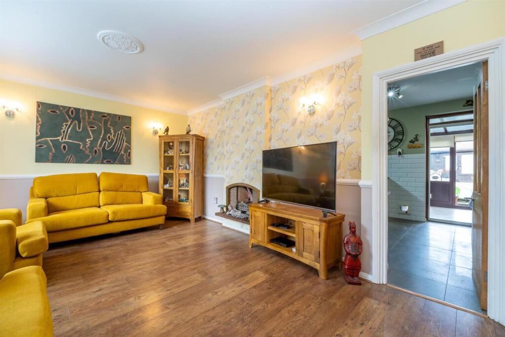 Grantham Green, Borehamwood - View 4