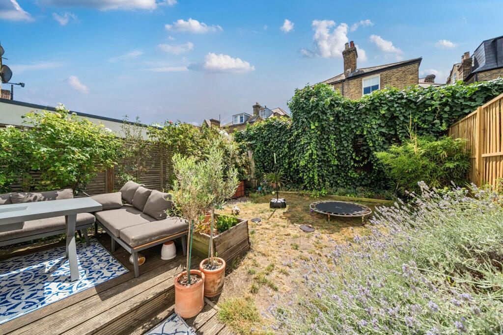 Apartment in London - View 5