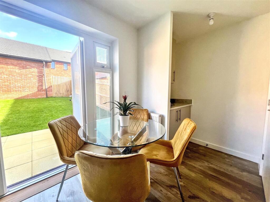 House in Wollaston, North Northamptonshire - View 4