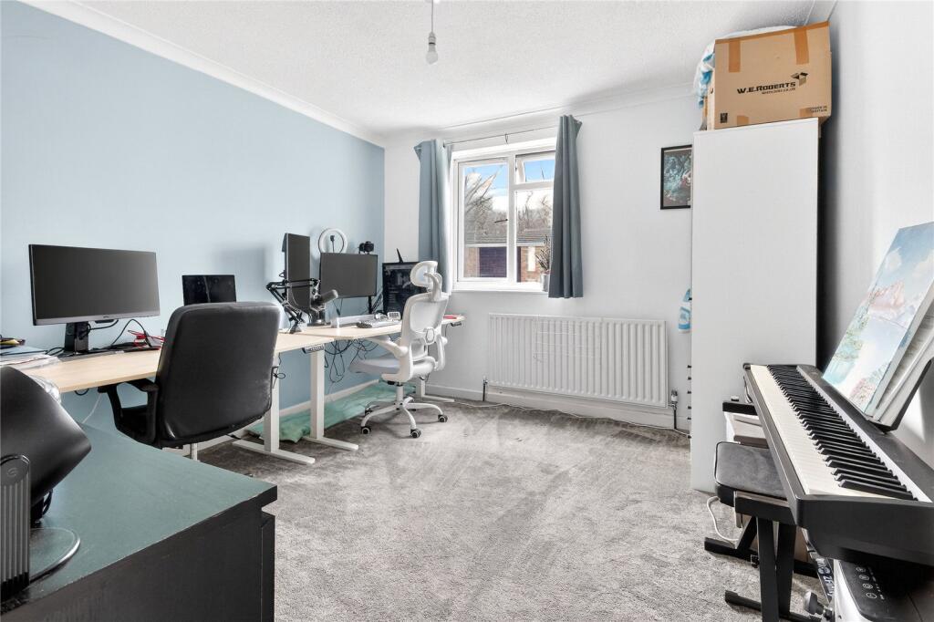 House in Bracknell - More