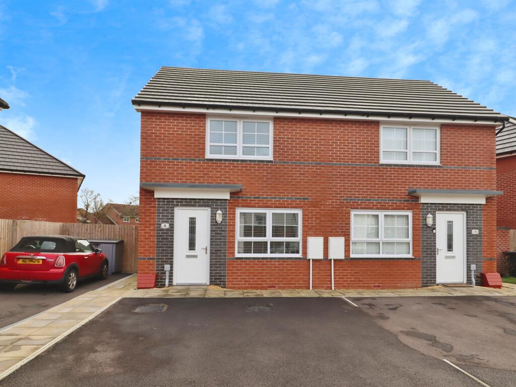 Main image of property: Clos Y Lightning, St. Athan, Barry