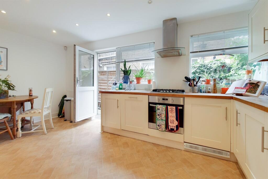 Apartment in London - View 4
