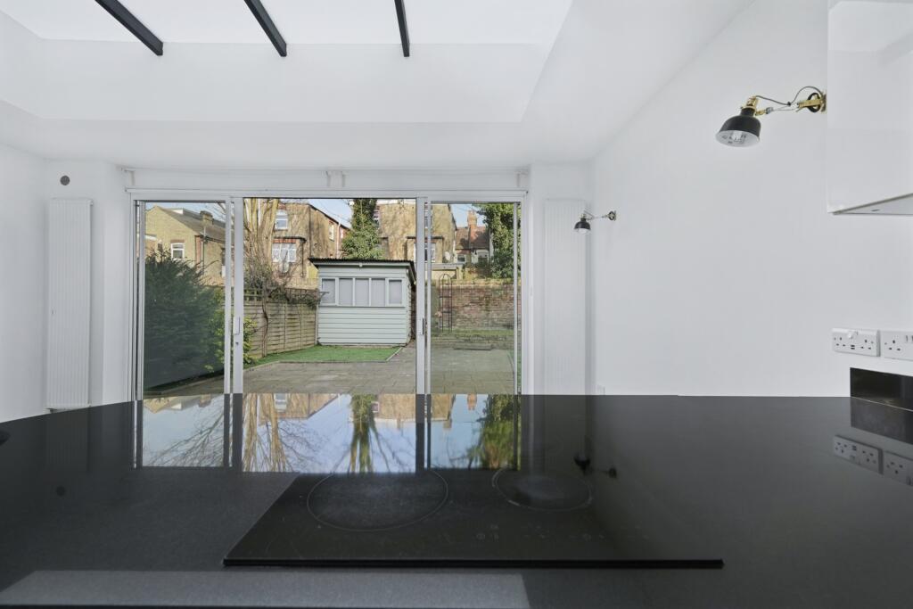 Apartment in London - More