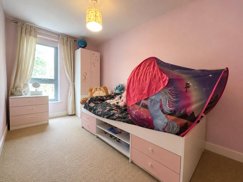 Apartment in Rushmoor, Hampshire - View 5