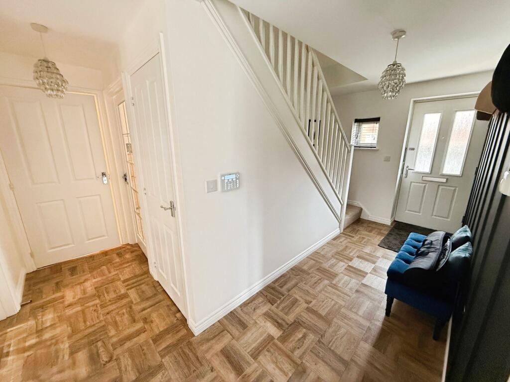 Stone Drive, Shifnal, TF11 photo 4