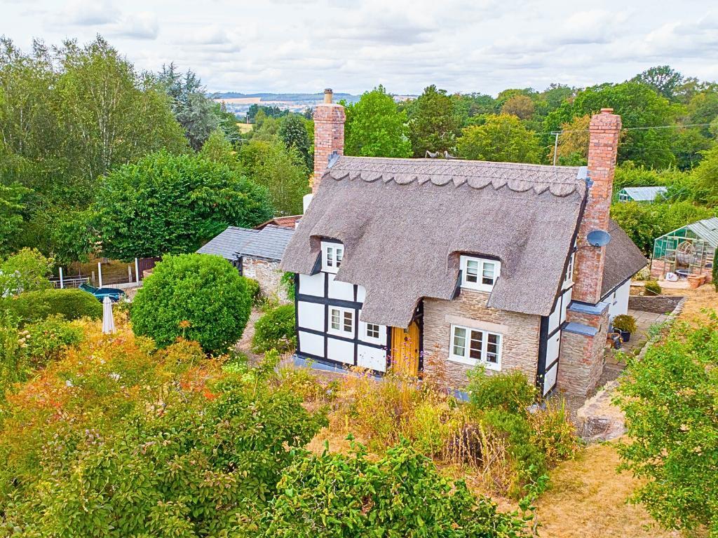 2-bed detached on Hundred Lane, Middleton, Leominster, HR6 0HZ, £515,000