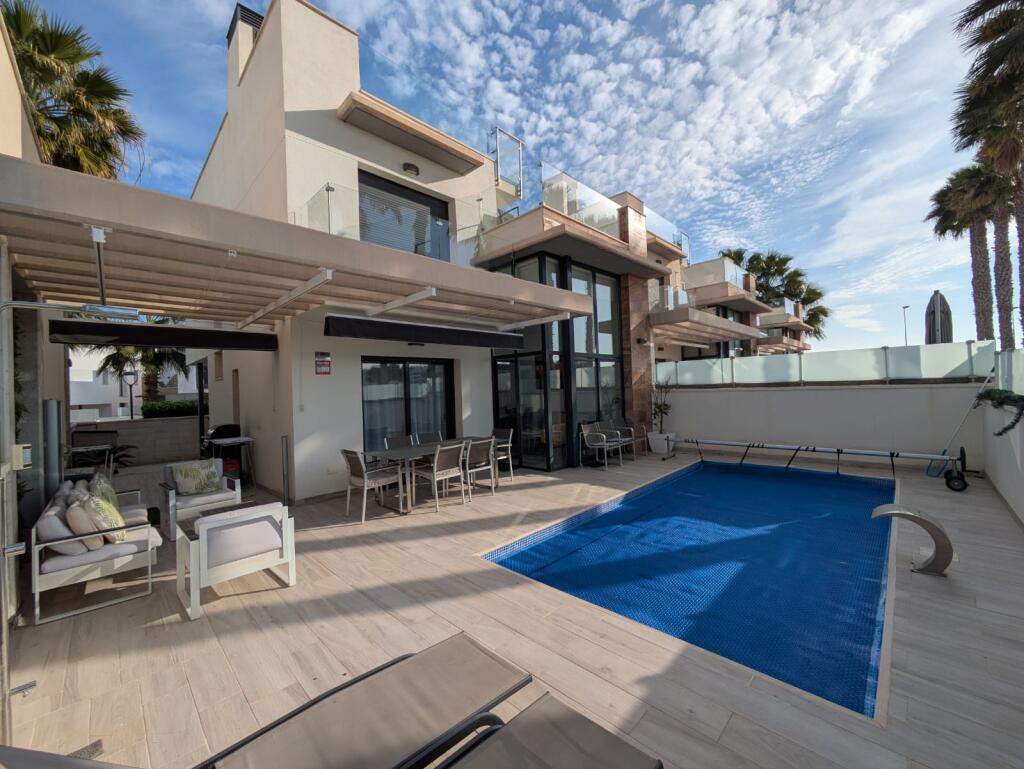 Main image of property: Valencia, Alicante, Cabo Roig