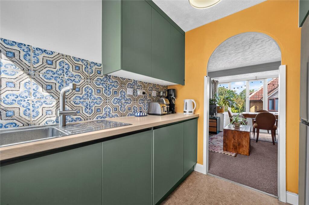 Apartment in London, Denmark Hill, Peckham - View 4