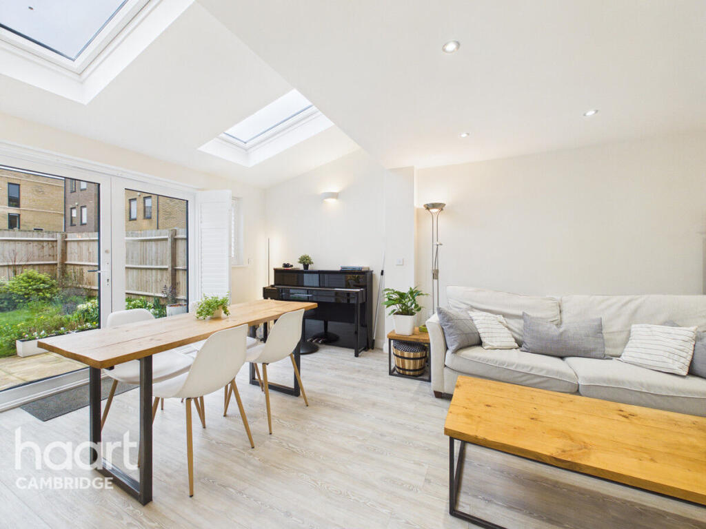 Jupiter Way, Trumpington, Cambridge image 3