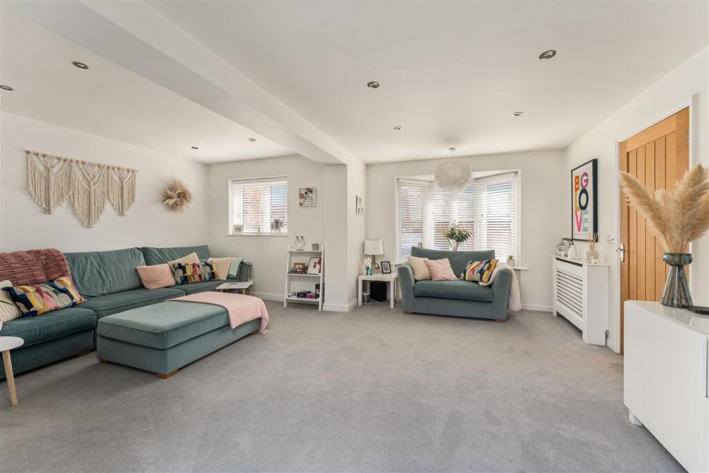House in Cherwell, Hardwick, Banbury - More