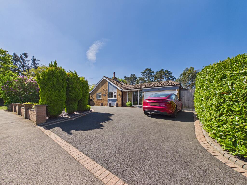 Main image of property: Bewdley Hill, Kidderminster, DY11 6JR