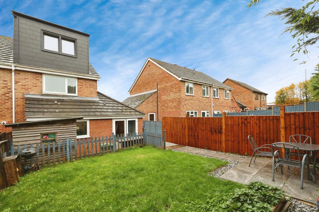 Miersfield, High Wycombe, HP11 photo 4