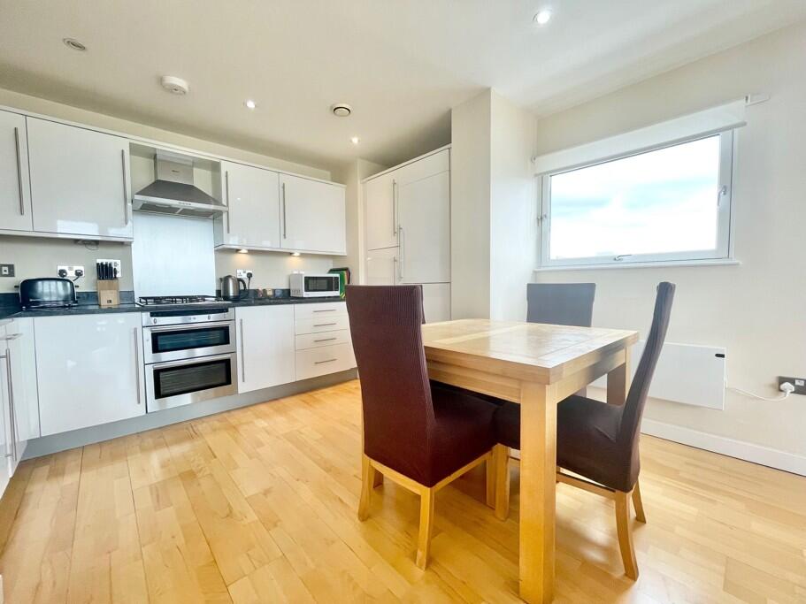 Apartment in Milton Keynes - View 5