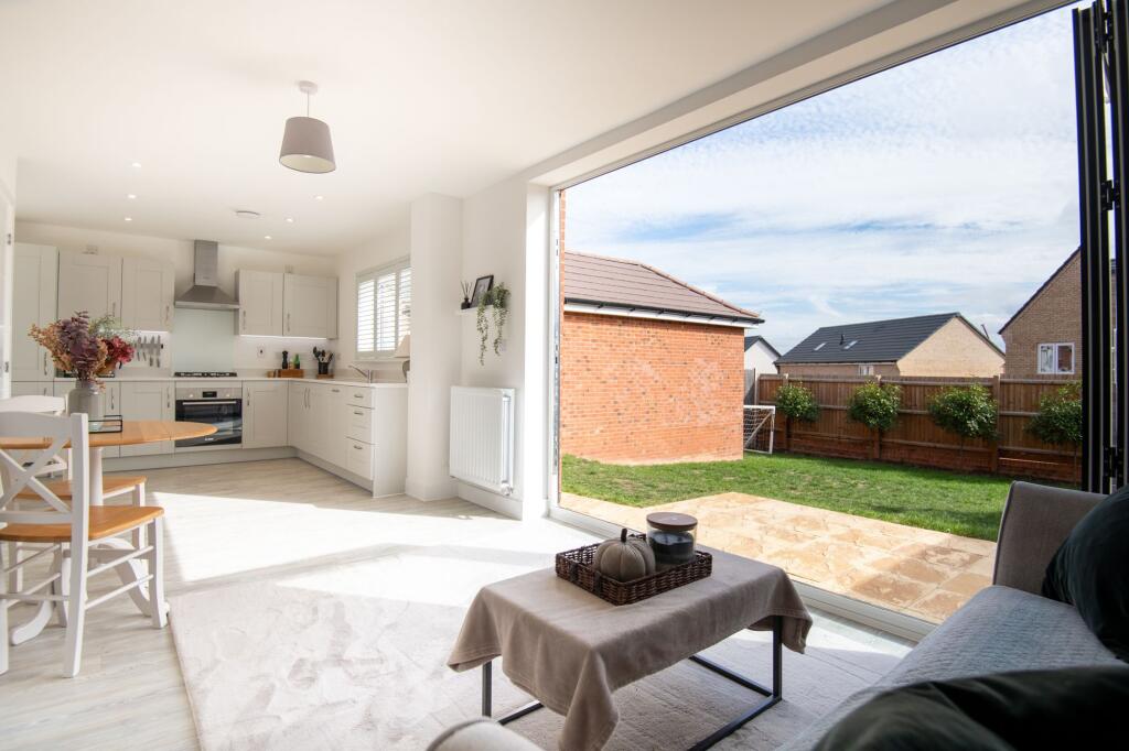 House in Northampton, Wellingborough - View 4
