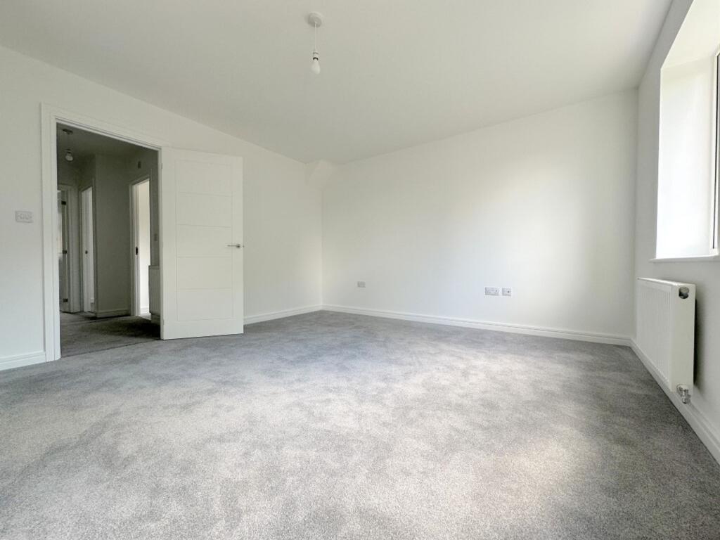 House in Luton - View 5