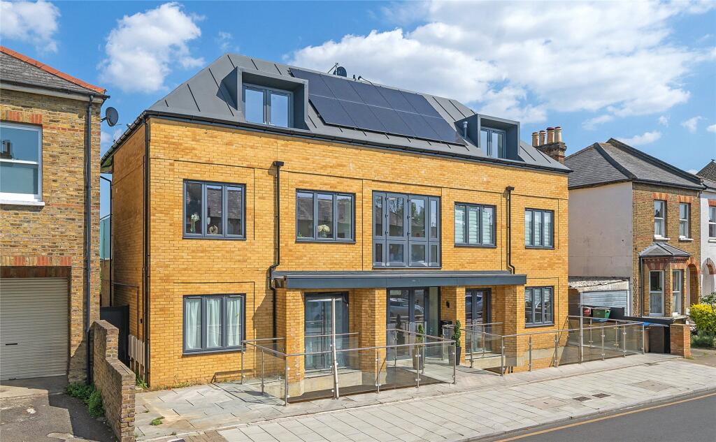 Apartment in London - More