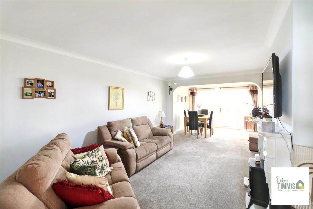 House in Stoke-on-Trent - More